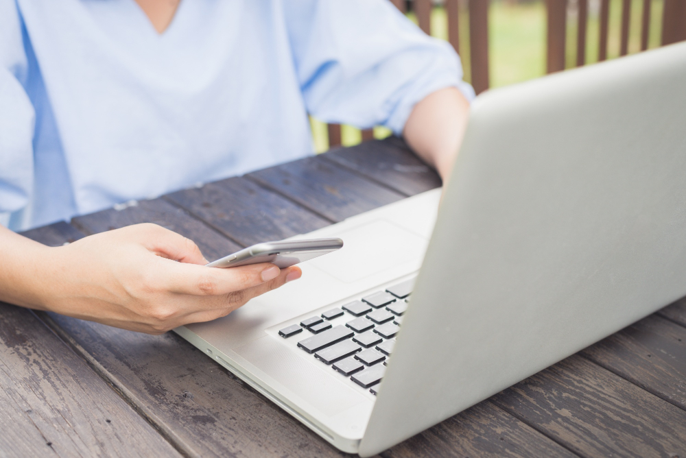 Integracja kasy online z terminalem – na czym polega?
